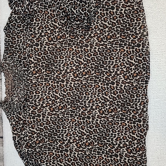 J Crew Long Sleeve Leopard Smocked Neck Shirt in Brown/Black - NWT - Picture 12 of 17